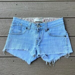 Y2K Levi's Slouch Cut Off Light Wash Denim Mini Shorts Size 7 Raw Hem Boho